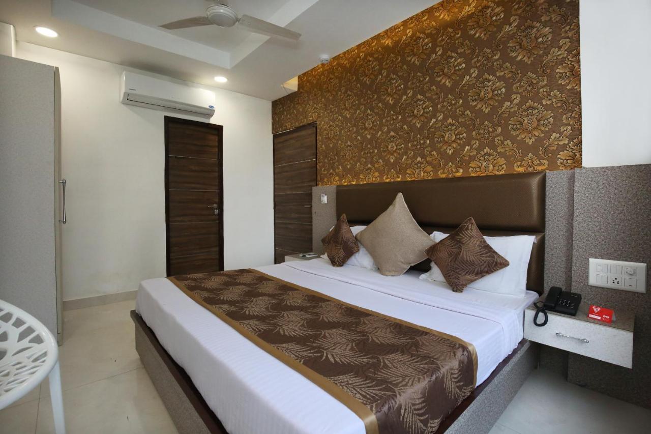 Oyo 9732 Amar Motel Nayagaon Extérieur photo