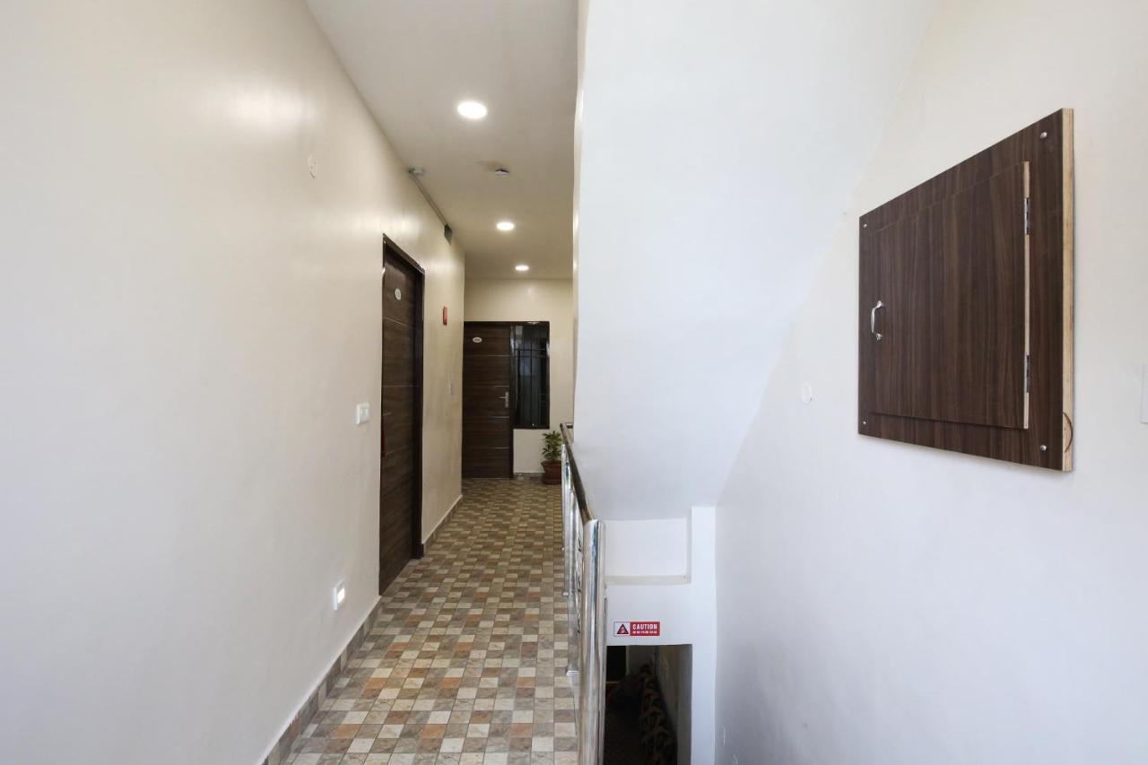 Oyo 9732 Amar Motel Nayagaon Extérieur photo